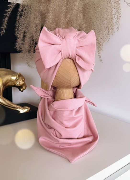 pudrowy roz z kokarda.jpg