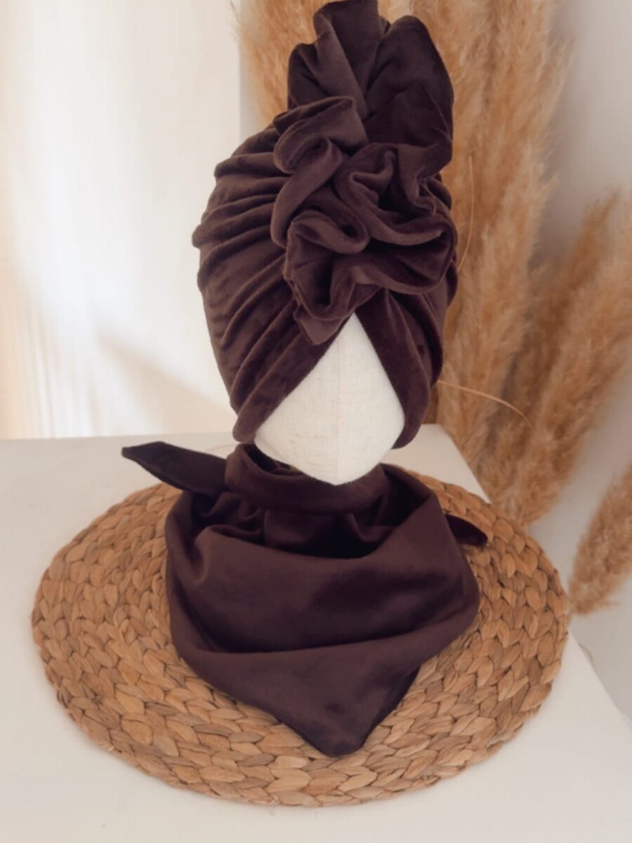 Komplet welurowy turban z falbaną i chusta (brązowy)