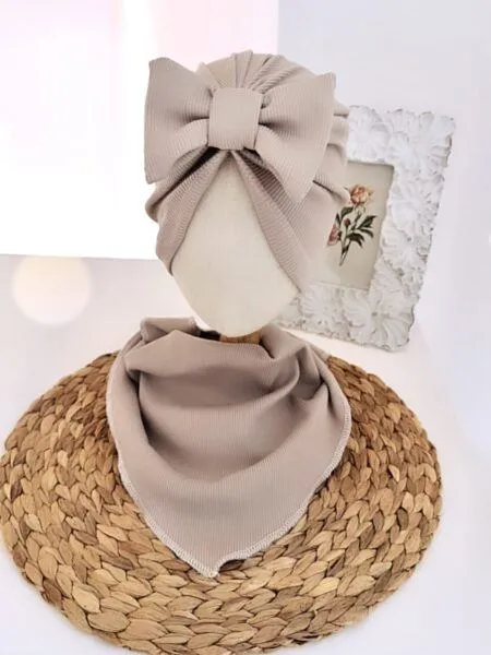 Komplet turban z kokardą i chusta (latte prążek)