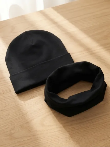 Komplet czapka i komin (czarny)
